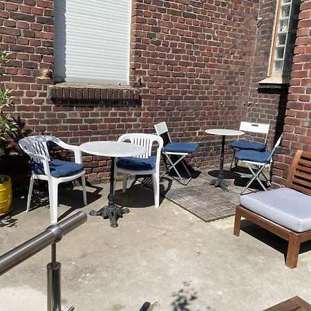 2 Rooms, Free Parking, 25 Min To Duesseldorf, 150 Mbps Wlan Duisburg Bagian luar foto