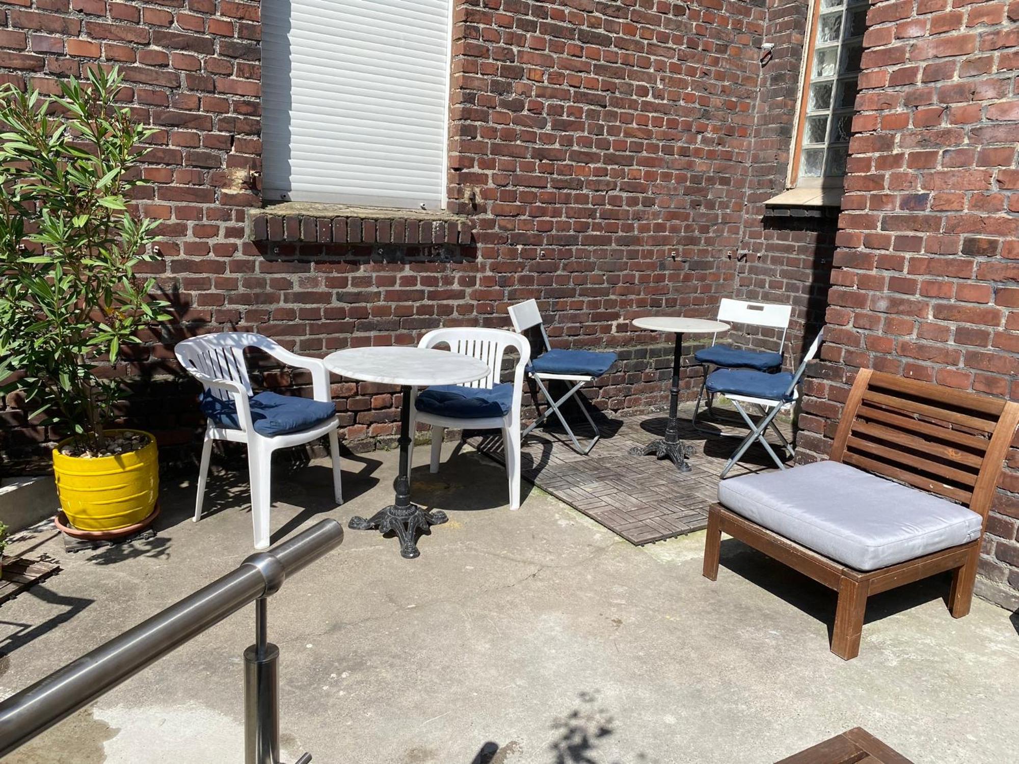 2 Rooms, Free Parking, 25 Min To Duesseldorf, 150 Mbps Wlan Duisburg Bagian luar foto
